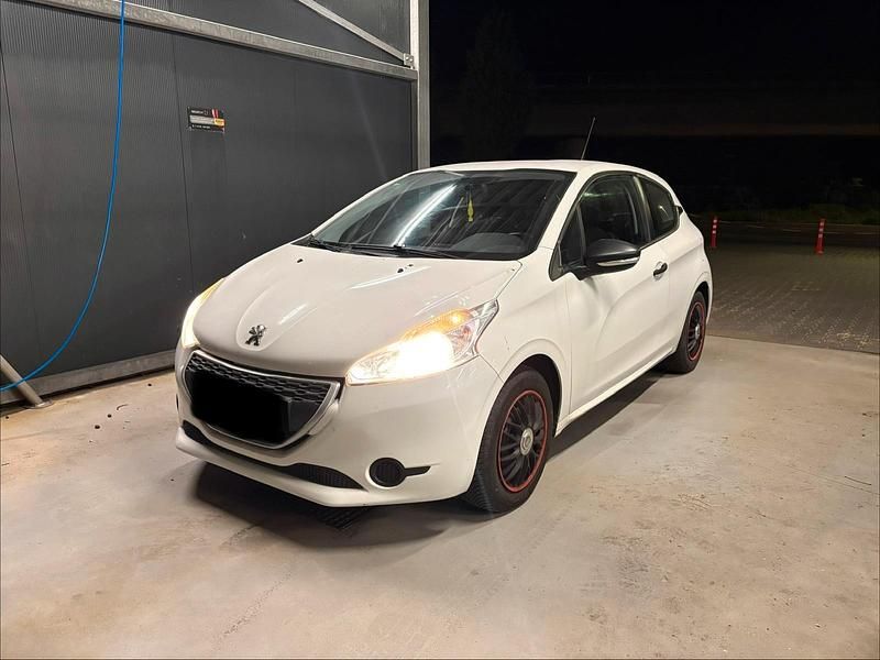 Second-hand Peugeot 208 75 CP (55 kW) 2013 Alb Hatchback