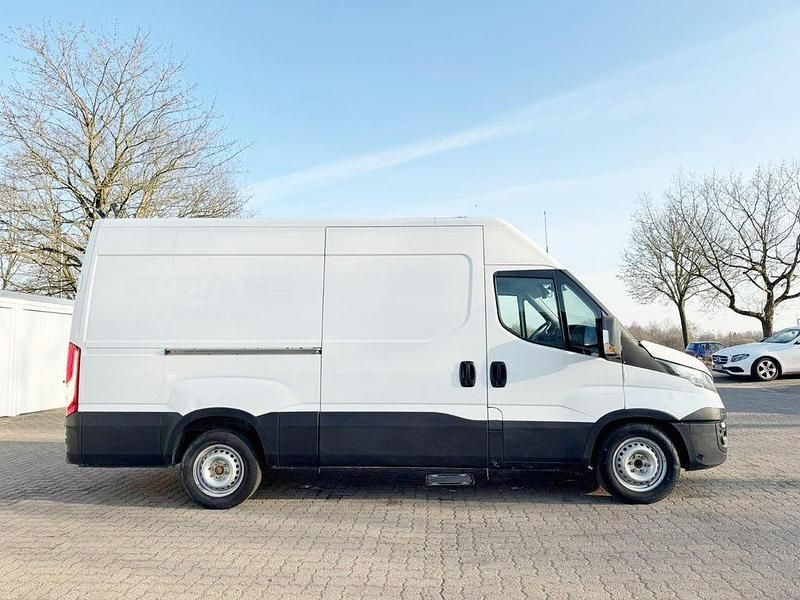 Gebraucht Iveco Daily 170 PS (125 kW) 2016 Weiß Van / Kleinbus