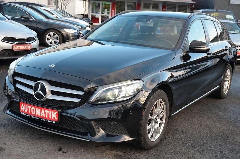 Schwarz Gebraucht 2018 Mercedes C200 Kombi | 9.900 € - Bild 1/4