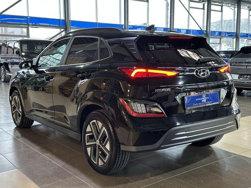 Gebraucht Hyundai Kona Trend 100 kW (136 PS) 2021 Schwarz SUV