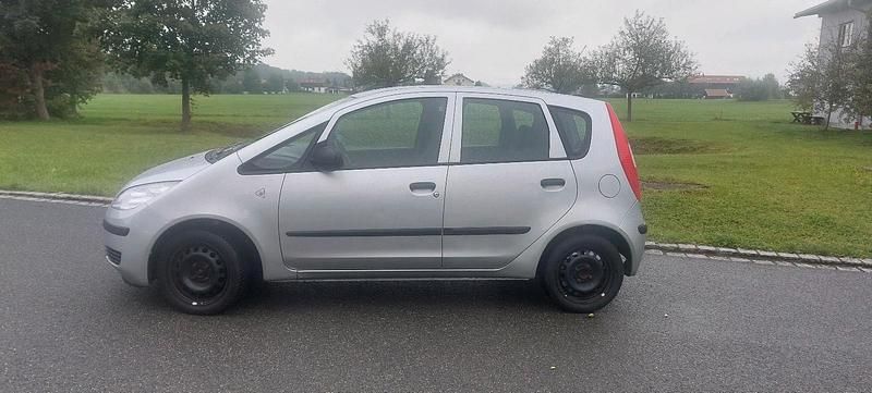 Silber Gebraucht 2004 Mitsubishi Colt Limousine | 1.600 € (Fairer Preis) - Bild 1/4