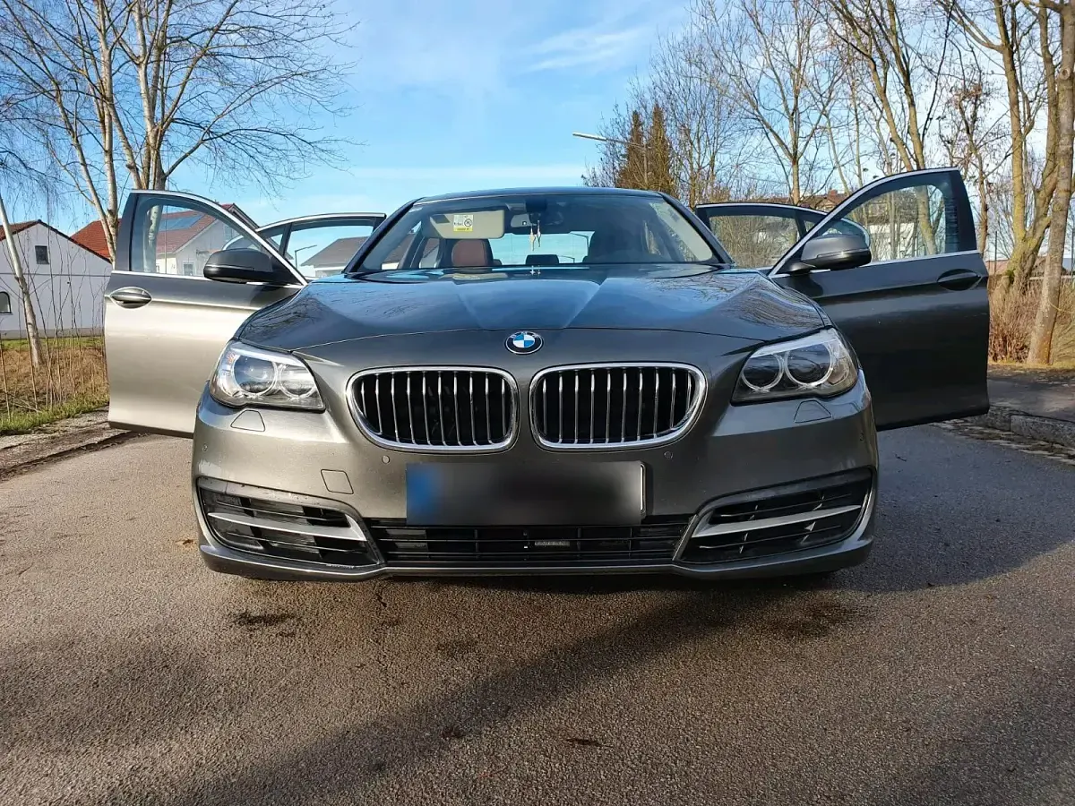 Gebraucht BMW 520 190 PS (139 kW) 2014 Grau Limousine
