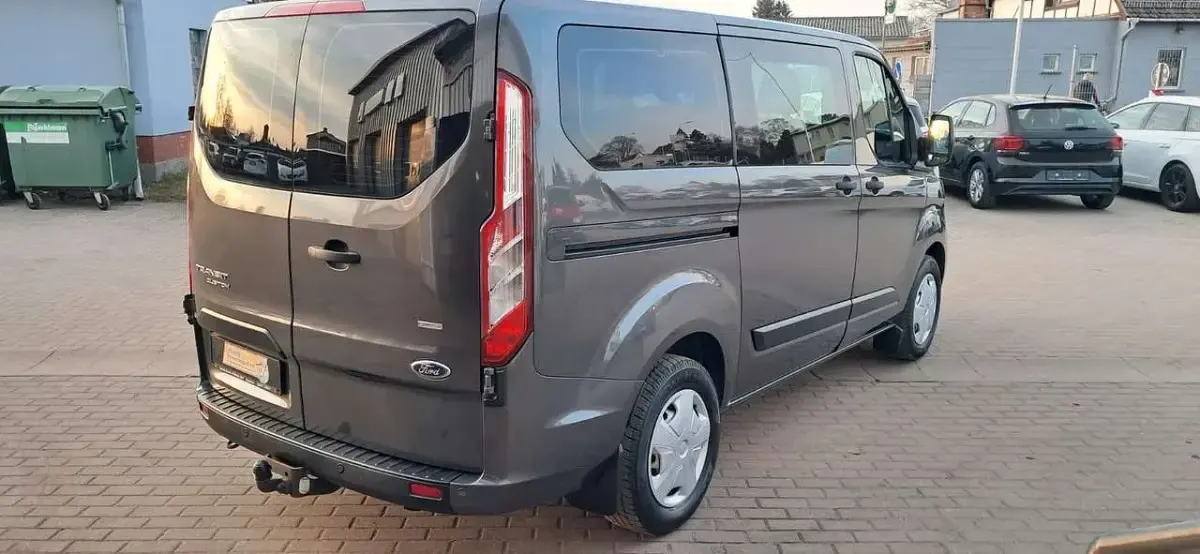 Gebraucht Ford Transit Custom Trend 131 PS (96 kW) 2018 Magneticgrau metallic Van / Kleinbus