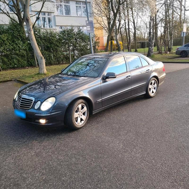 Gebraucht Mercedes E280 190 PS (139 kW) 2008 Grau Limousine