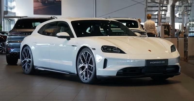 Gebraucht Porsche Taycan Sport Turismo 319 kW (435 PS) 2025 Weiß Kombi