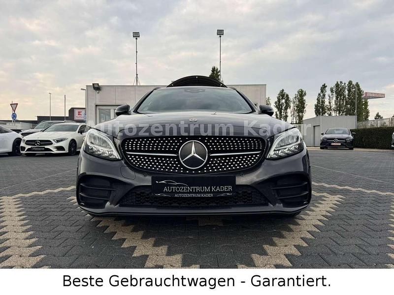 Graphitgrau Gebraucht 2019 Mercedes C300e AMG line Kombi | 21.900 € (Fairer Preis) - Bild 1/4