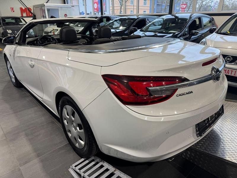 Gebraucht Opel Cascada Edition 140 PS (102 kW) 2016 Weiß Cabrio