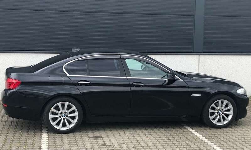 Black sapphire metallic Gebraucht 2010 BMW 528 Limousine | 14.000 € (Guter Preis) - Bild 1/4