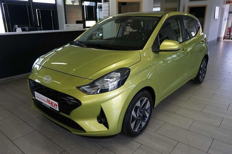 Gelb Gebraucht 2024 Hyundai i10 Trend Kleinwagen | 18.503 € (Teuer) - Bild 1/4