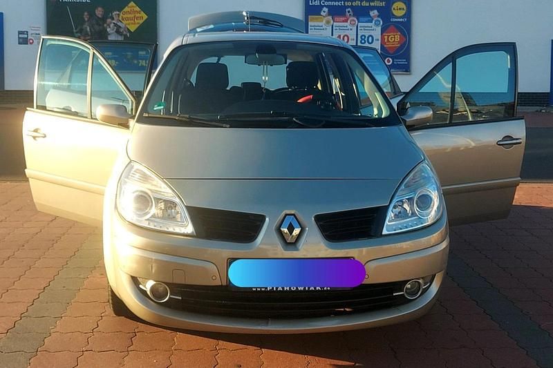 Braun Gebraucht 2007 Renault Scénic II Van / Kleinbus | 3.500 € - Bild 1/4