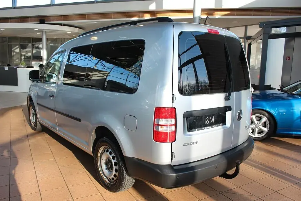 Usado VW Caddy 140 HP (102 kW) 2015 Prateado Monovolume