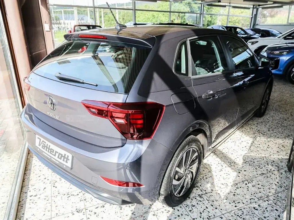 Gebraucht VW Polo Basis 80 PS (58 kW) 2023 Grau Kleinwagen