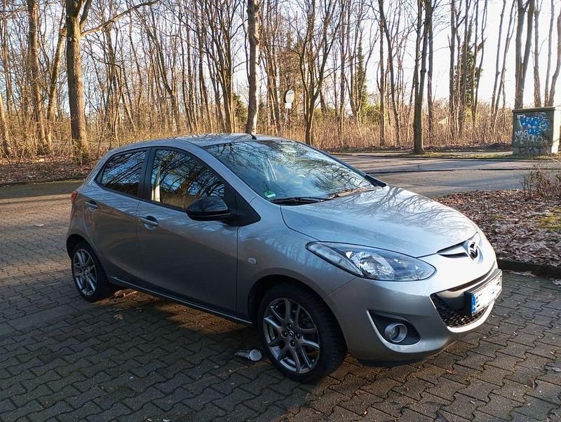 Gebraucht Mazda 2 Sendo 84 PS (61 kW) 2014 Grau Limousine
