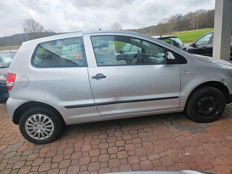 Gebraucht VW Fox Basis 54 PS (39 kW) 2007 Silber Kleinwagen