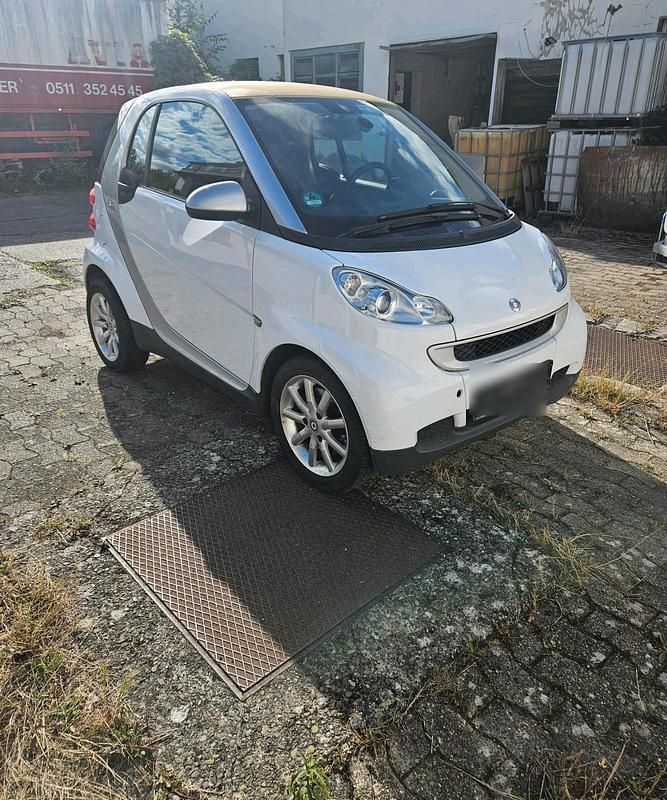 Weiß Gebraucht 2012 Smart ForTwo Coupé Kleinwagen | 3.490 € (Fairer Preis) - Bild 1/4