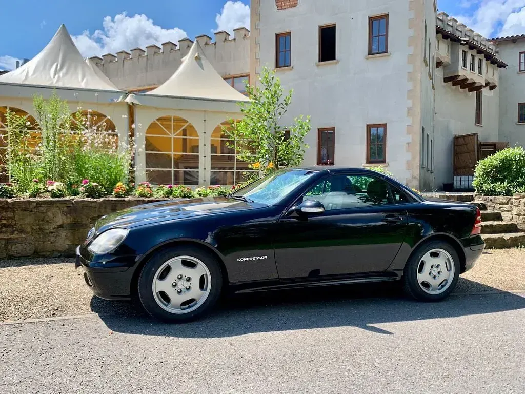 Second-hand Mercedes SLK200 163 CP (119 kW) 2000 Negru Cabrio