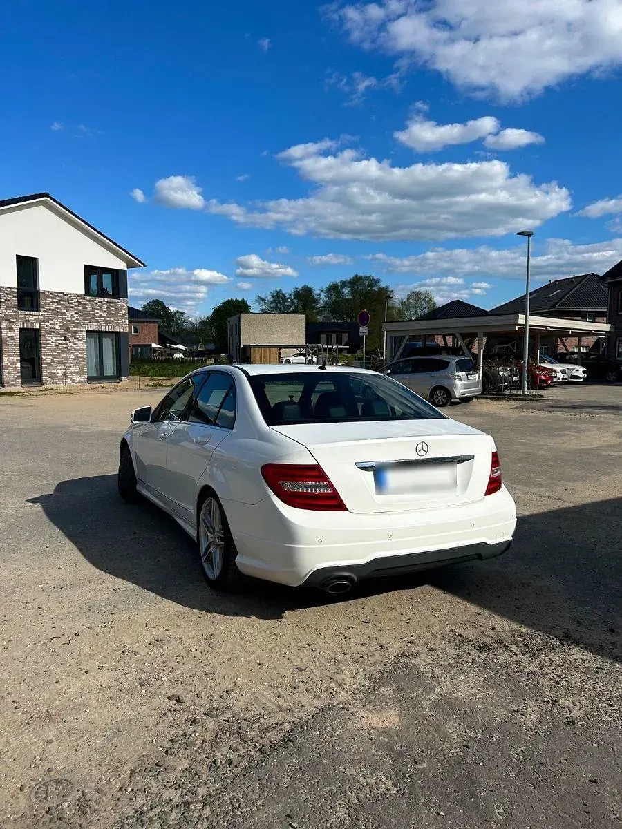 Gebraucht Mercedes C200 AMG 184 PS (135 kW) 2012 Weiß Limousine