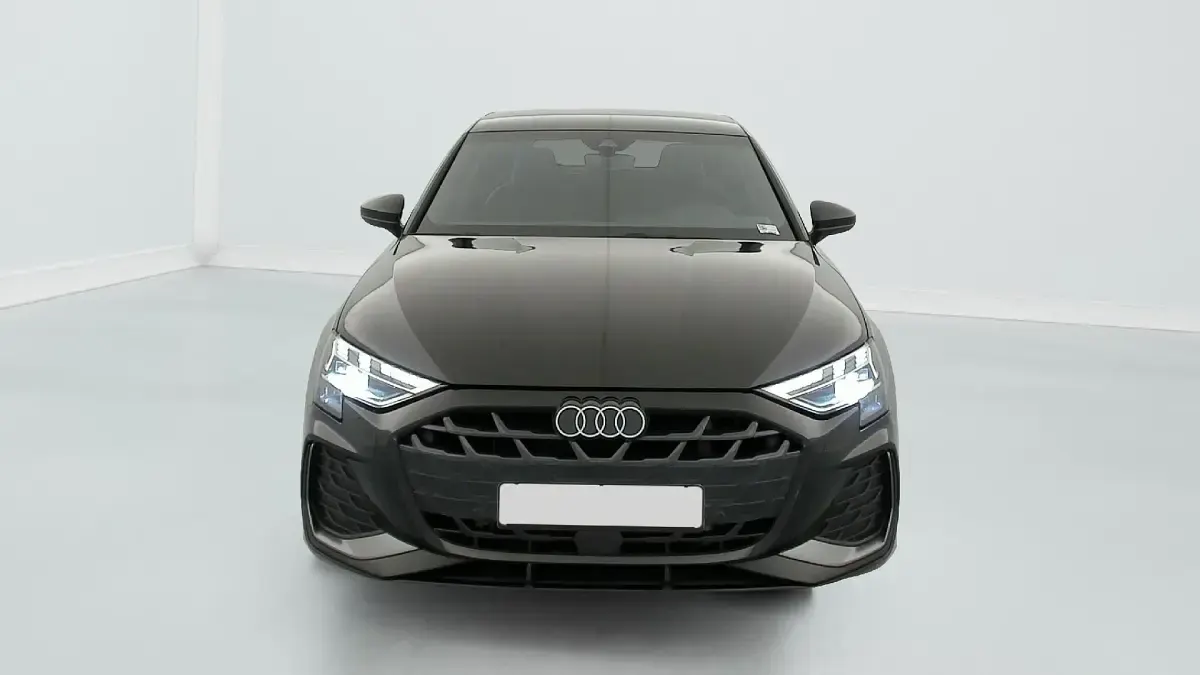 Gebraucht Audi A3 S-Line 150 PS (110 kW) 2025 Noir mythe Limousine