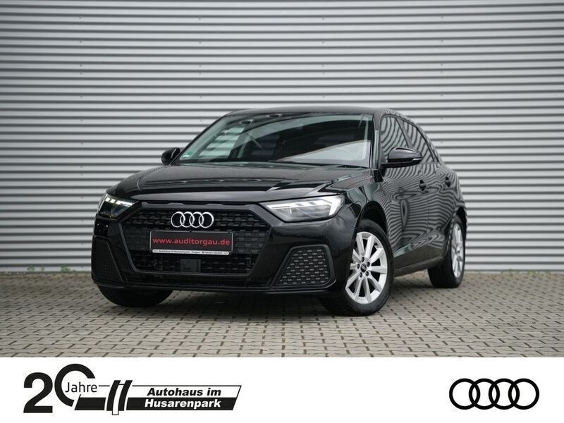 Mythosschwarz metallic Gebraucht 2022 Audi A1 Sportback Ambiente Kleinwagen | 19.990 € (Fairer Preis) - Bild 1/4