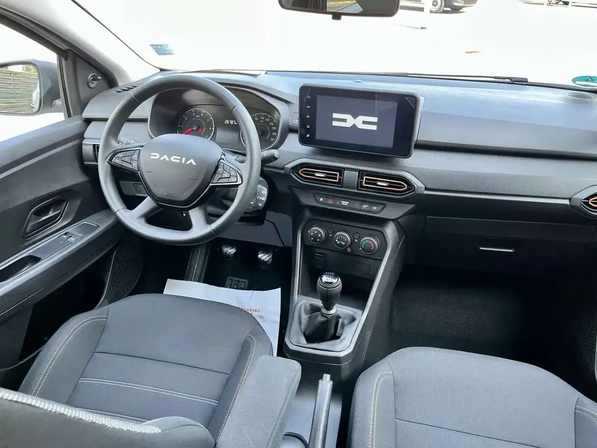 Gebraucht Dacia Sandero Essentiel 91 PS (66 kW) 2023 Gletscherweiss Kleinwagen