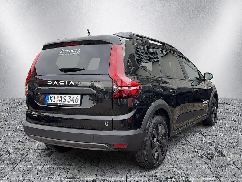 Second-hand Dacia Jogger Expression 94 CP (69 kW) 2025 Negru Monovolum