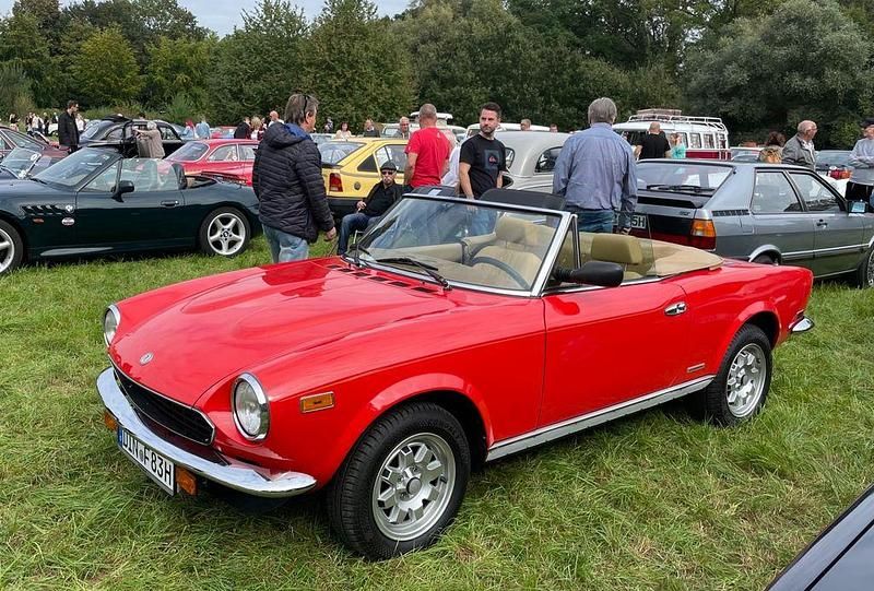 Gebraucht Fiat 124 Spider 103 PS (75 kW) 1983 Rot Cabrio