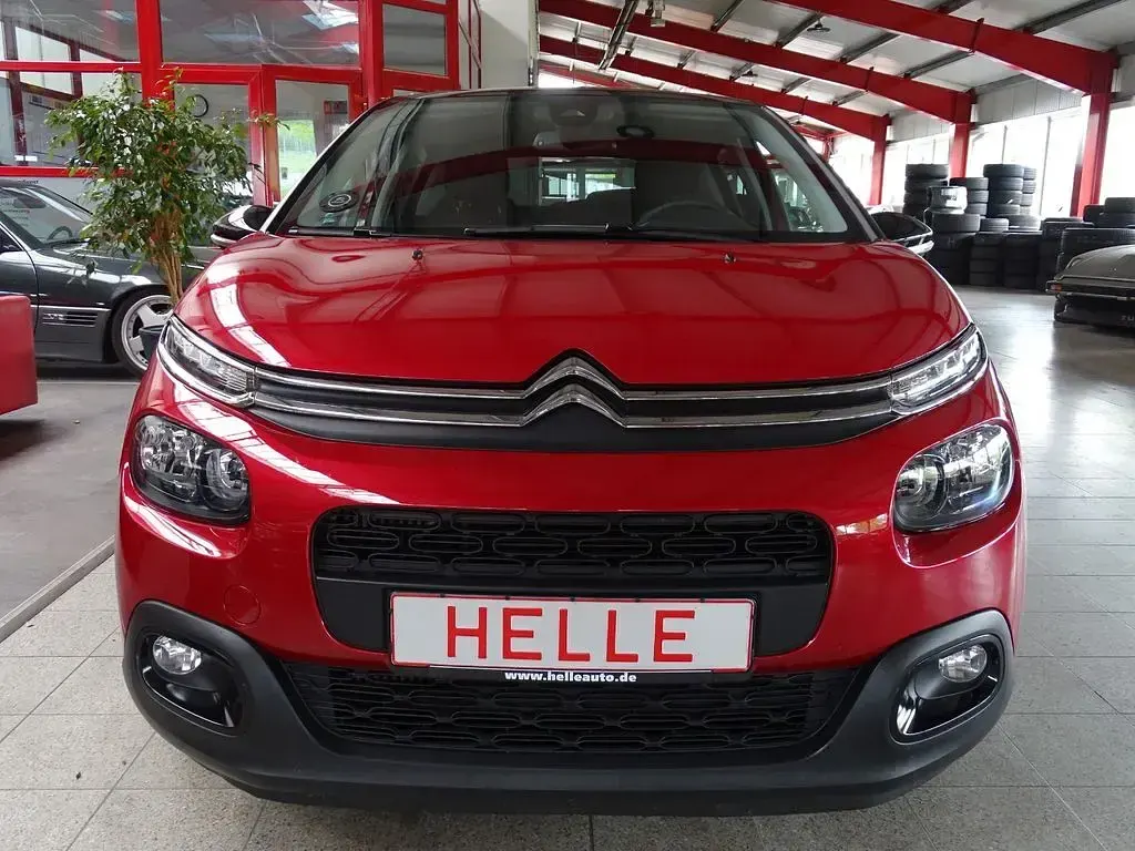 Gebraucht Citroën C3 Shine 102 PS (75 kW) 2019 Rot rubi/metallic Kleinwagen