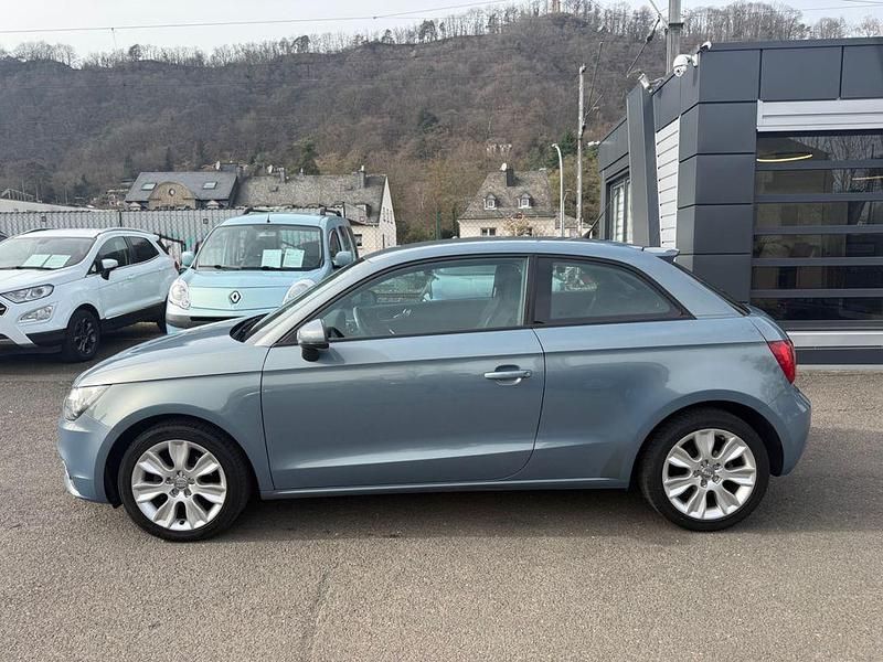 Gebraucht Audi A1 Ambition 86 PS (63 kW) 2010 Blau Kleinwagen