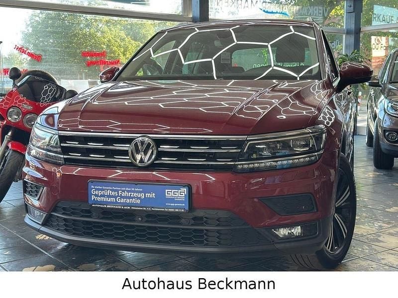 Rot Gebraucht 2018 VW Tiguan Sound SUV | 17.990 € (Guter Preis) - Bild 1/4