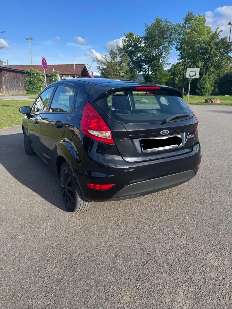 Używany Ford Fiesta 81 KM (59 kW) 2010 Czarny Hatchback
