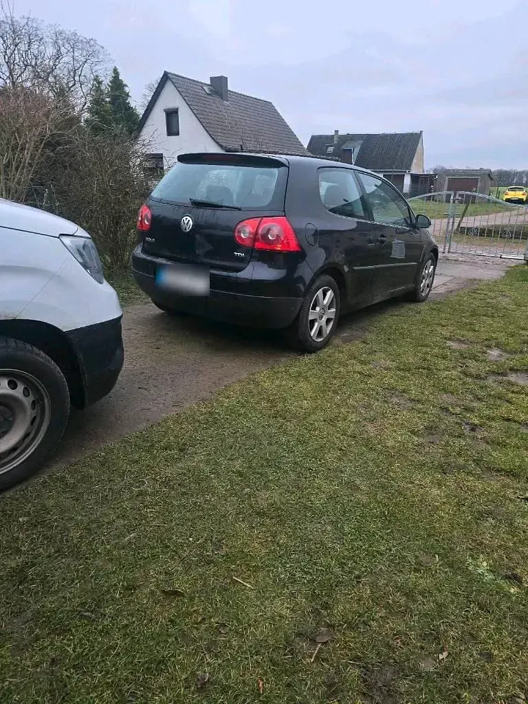 Gebraucht VW Golf V 105 PS (77 kW) 2005 Schwarz Kleinwagen
