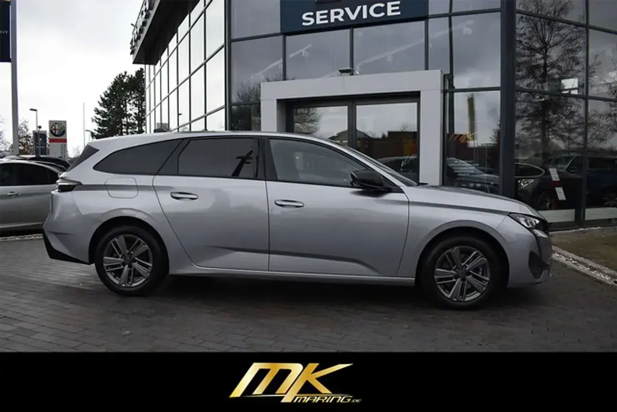 Gebraucht Peugeot 308 SW Allure 131 PS (96 kW) 2024 Artense silber Kombi