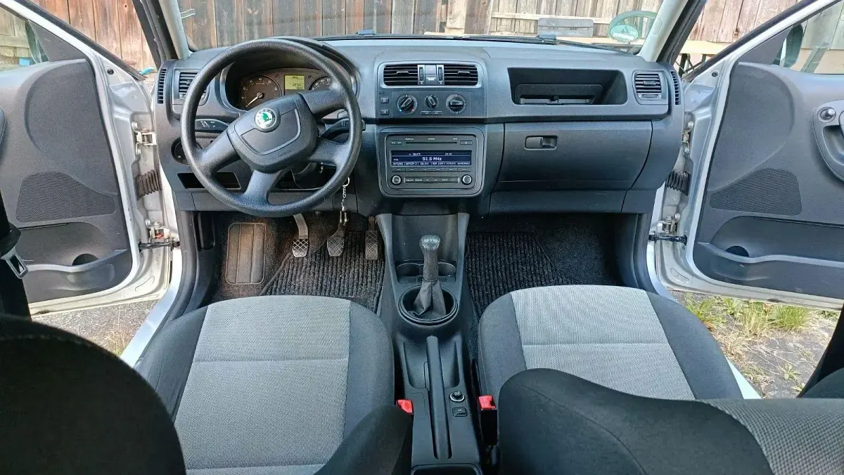 Gebraucht Skoda Fabia Cool Edition 60 PS (44 kW) 2011 Silber Kleinwagen