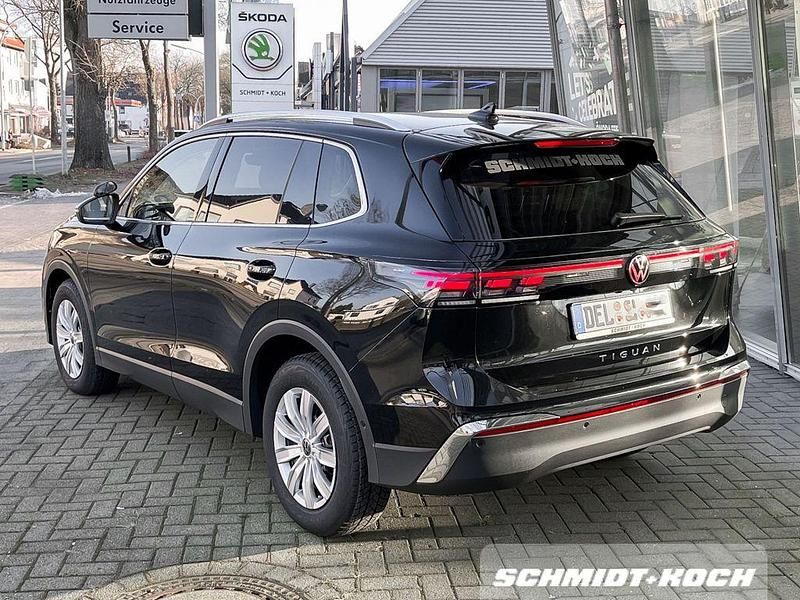 Gebraucht VW Tiguan Elegance 150 PS (110 kW) 2026 Schwarz SUV