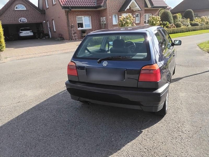 Gebraucht VW Golf III 75 PS (55 kW) 1992 Blau Limousine