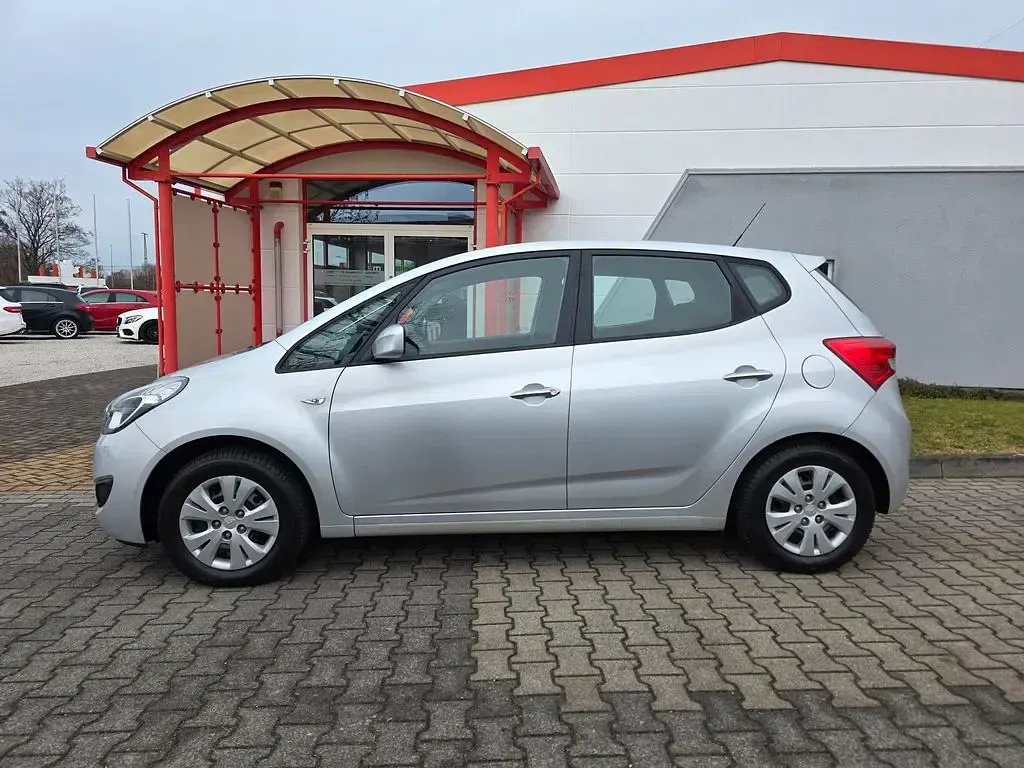Second-hand Hyundai ix20 90 CP (66 kW) 2012 Argintiu Hatchback