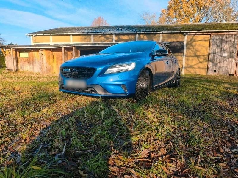 Gebraucht Volvo V40 152 PS (111 kW) 2019 Blau Limousine