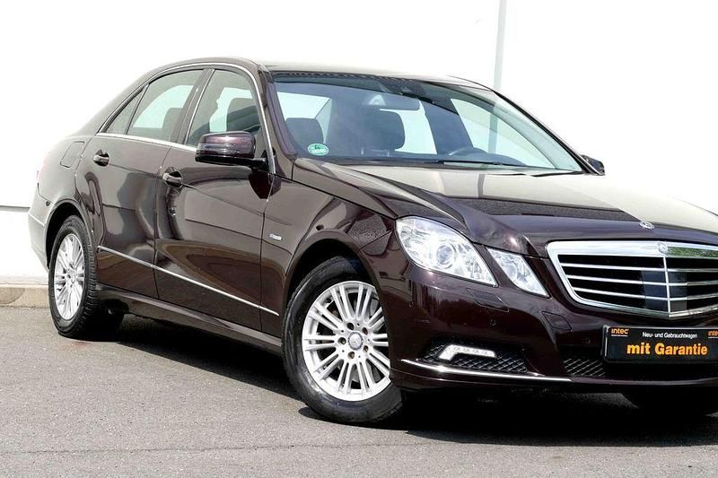 Gebraucht Mercedes E350 292 PS (214 kW) 2010 Braun Limousine