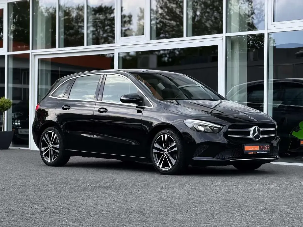 Gebraucht Mercedes B180 Edition 136 PS (100 kW) 2019 Schwarz Kleinwagen