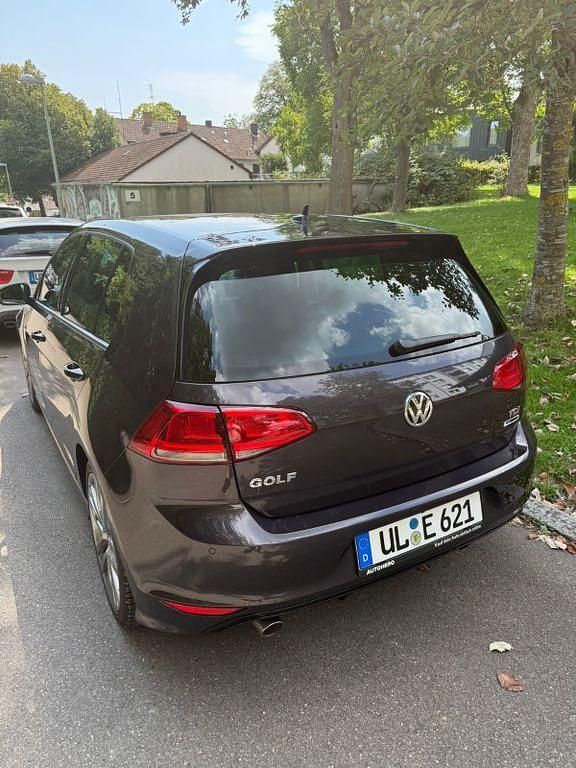 Braun Gebraucht 2015 VW Golf VII Allstar Limousine | 12.400 € (Fairer Preis) - Bild 1/4