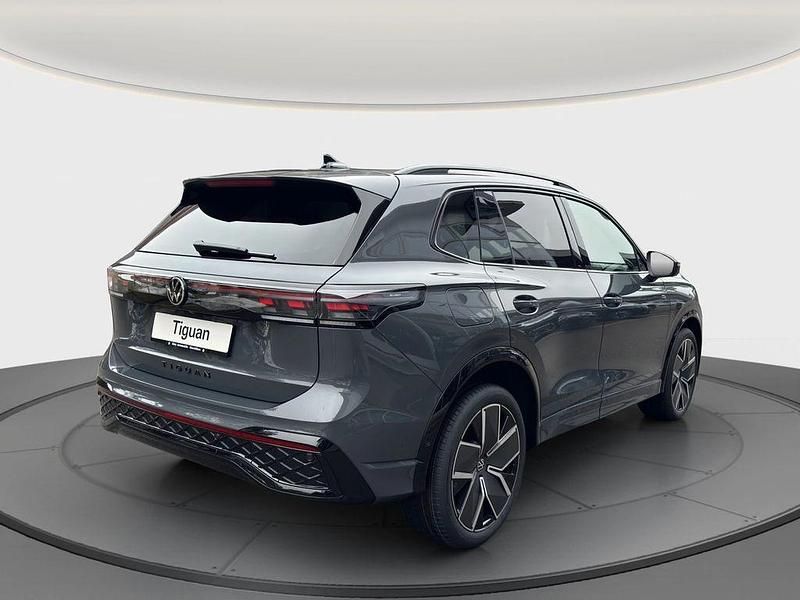 Neu VW Tiguan R-line 193 PS (141 kW) 2026 Grau SUV