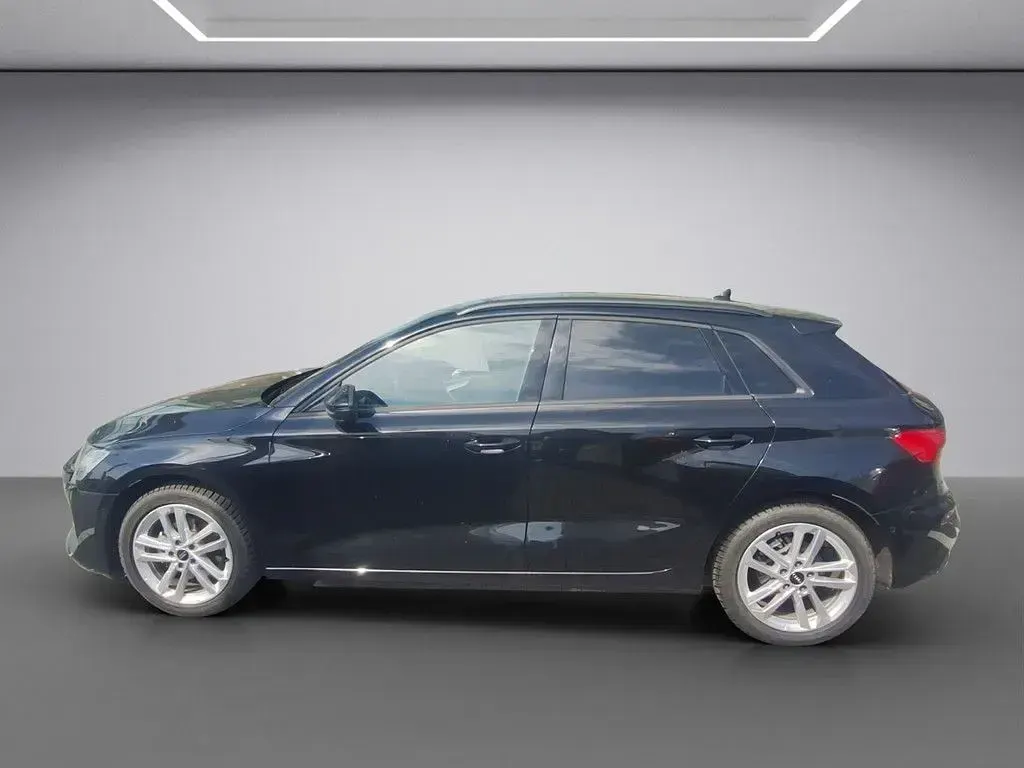 Gebraucht Audi A3 Ambiente 116 PS (85 kW) 2025 Schwarz / mythosschwarz (metallic) Limousine