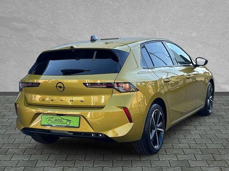 Gebraucht Opel Astra 131 PS (96 kW) 2024 Kult gelb metallic Limousine