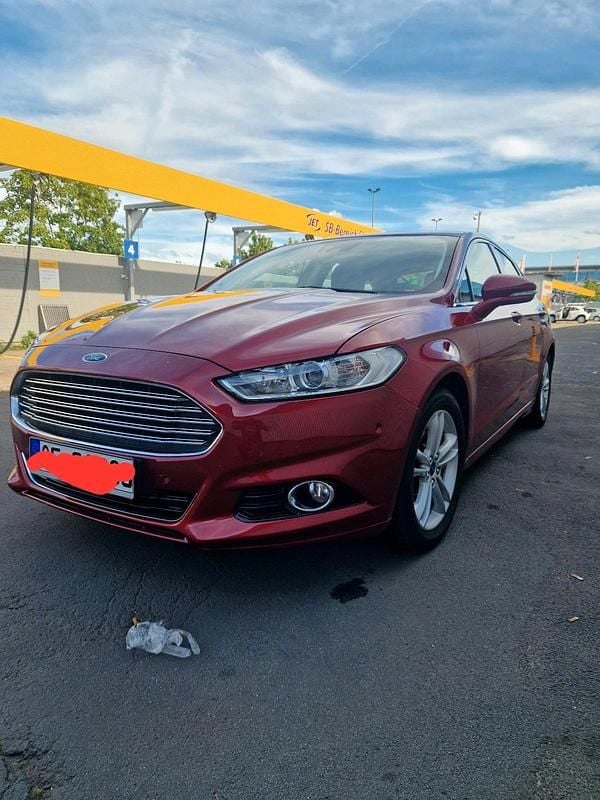 Rot Gebraucht 2015 Ford Mondeo Titanium Limousine | 7.000 € (Superpreis) - Bild 1/4