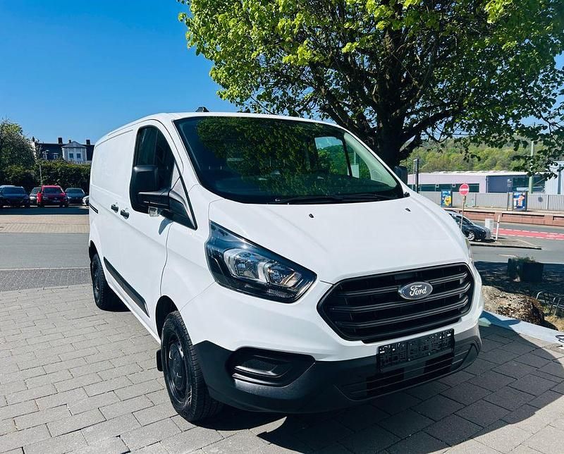 Second-hand Ford Transit Custom 105 CP (77 kW) 2022 Alb Monovolum