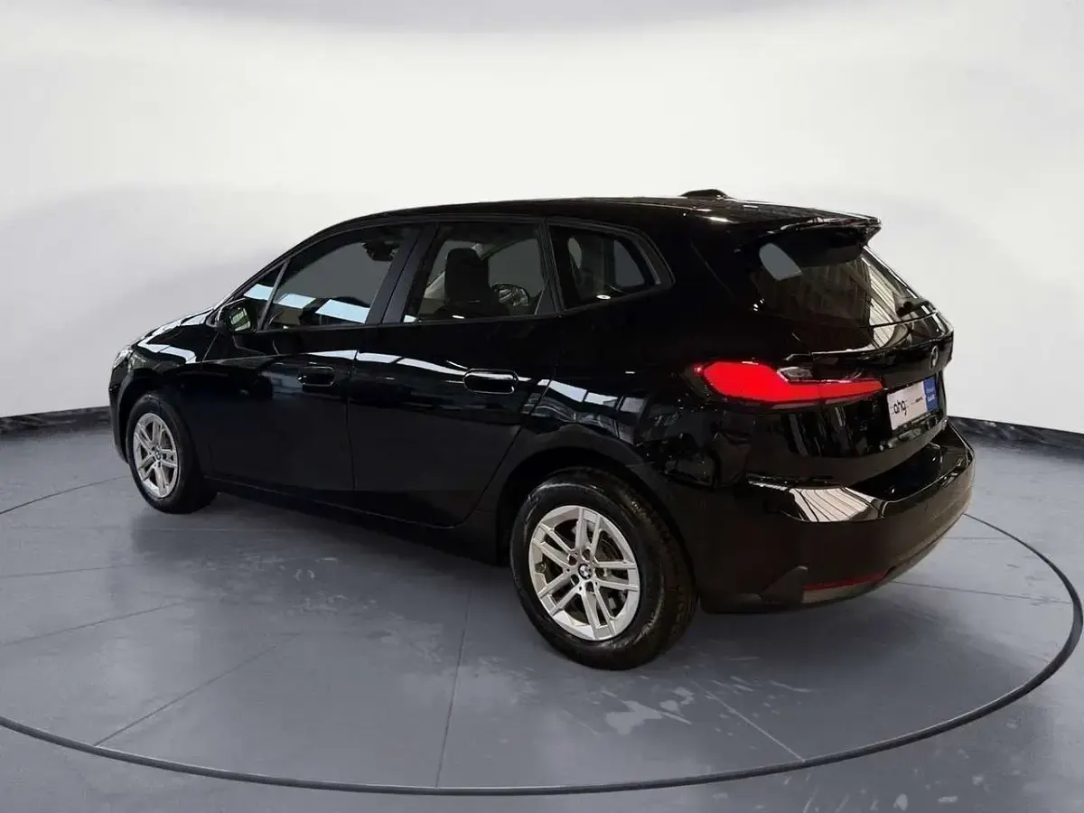 Gebraucht BMW 218 150 PS (110 kW) 2023 Schwarz uni Van / Kleinbus