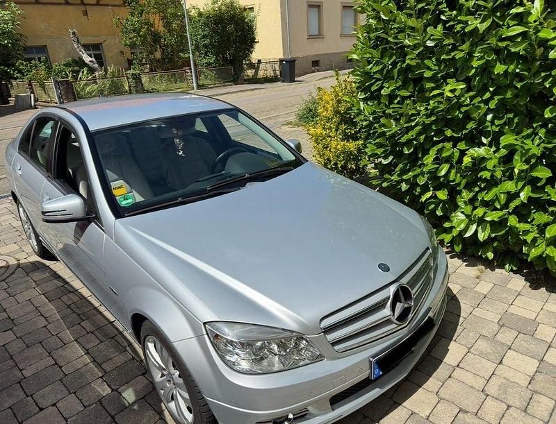 Gebraucht Mercedes 200 Avantgarde 184 PS (135 kW) 2009 Silber Limousine