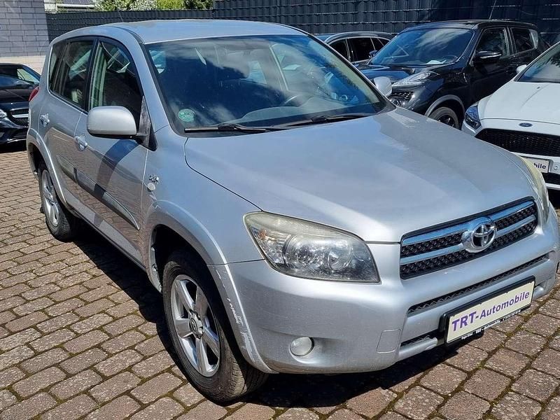 Silver metallic Gebraucht 2006 Toyota RAV4 Sol SUV | 4.100 € (Guter Preis) - Bild 1/4