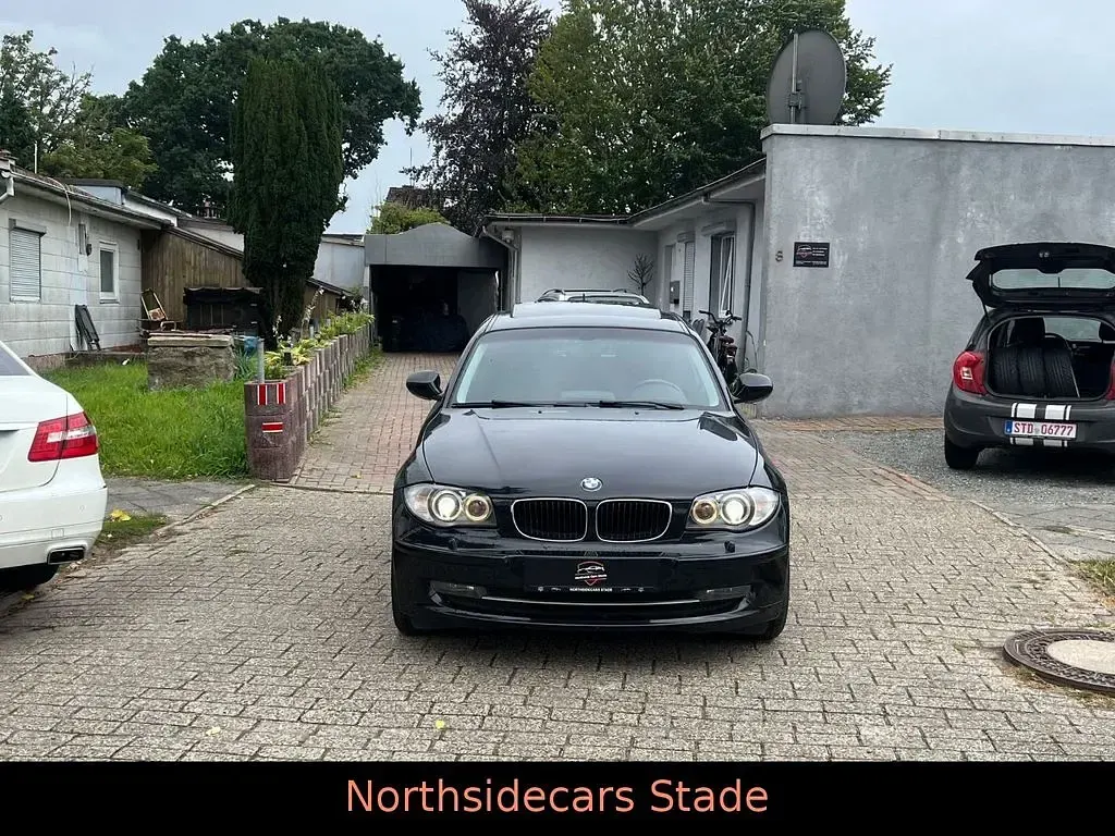 Gebraucht BMW 116 Advantage 122 PS (89 kW) 2010 Schwarz Kleinwagen