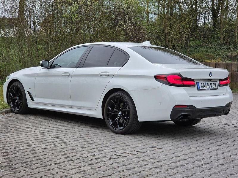 Gebraucht BMW 520 Sport Line 190 PS (139 kW) 2022 Alpinweiß Limousine